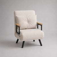 Fauteuil 1 place en polyester bouclé écru avec accoudoirs en hévéa massif et structure en acier noir, 70 × 78 × 90 cm